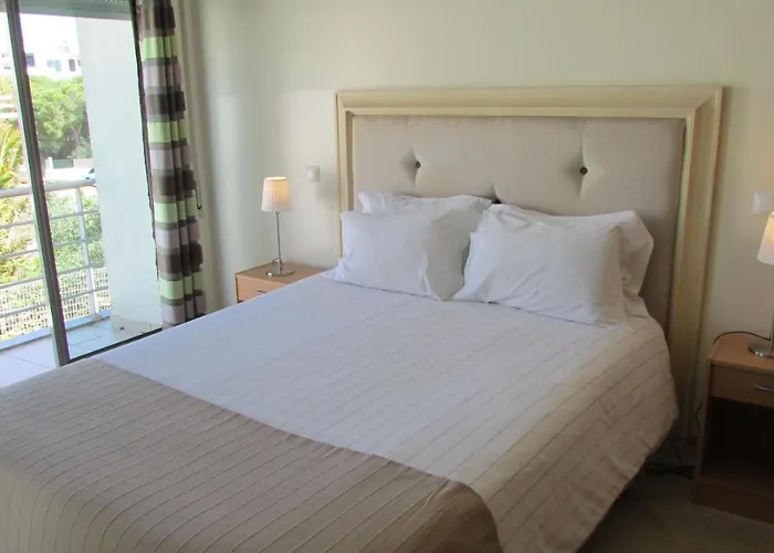 Pomba Branca * 阿尔布费拉